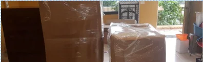 Mudanzas de hogar y oficina con muebles emplayados